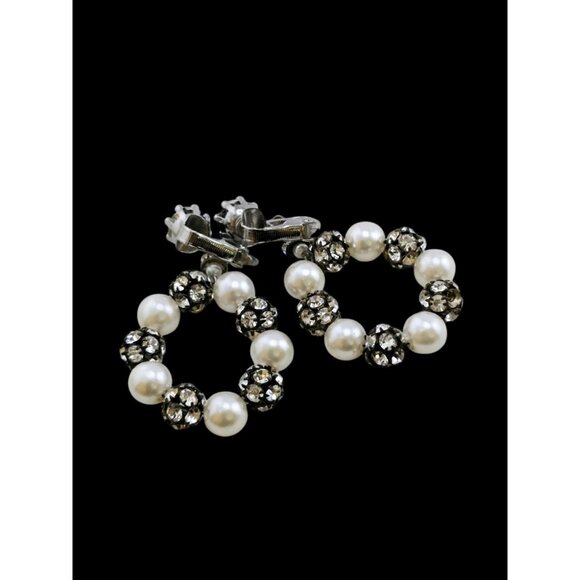 Vintage Pearl and Rhinestone Unsigned Hoop Clip Earrings (A7418) - Picture 3 of 4